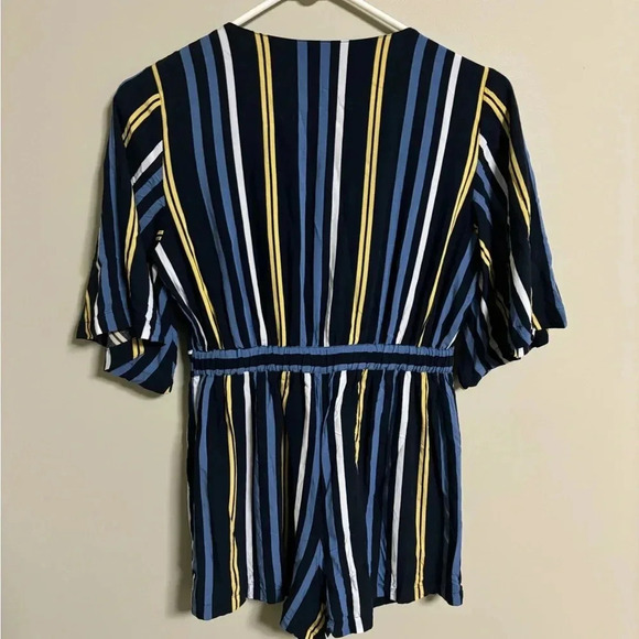 Abercrombie & Fitch Romper Size XS Petite Shorts Striped Blue Yellow Jumper - Picture 2 of 8